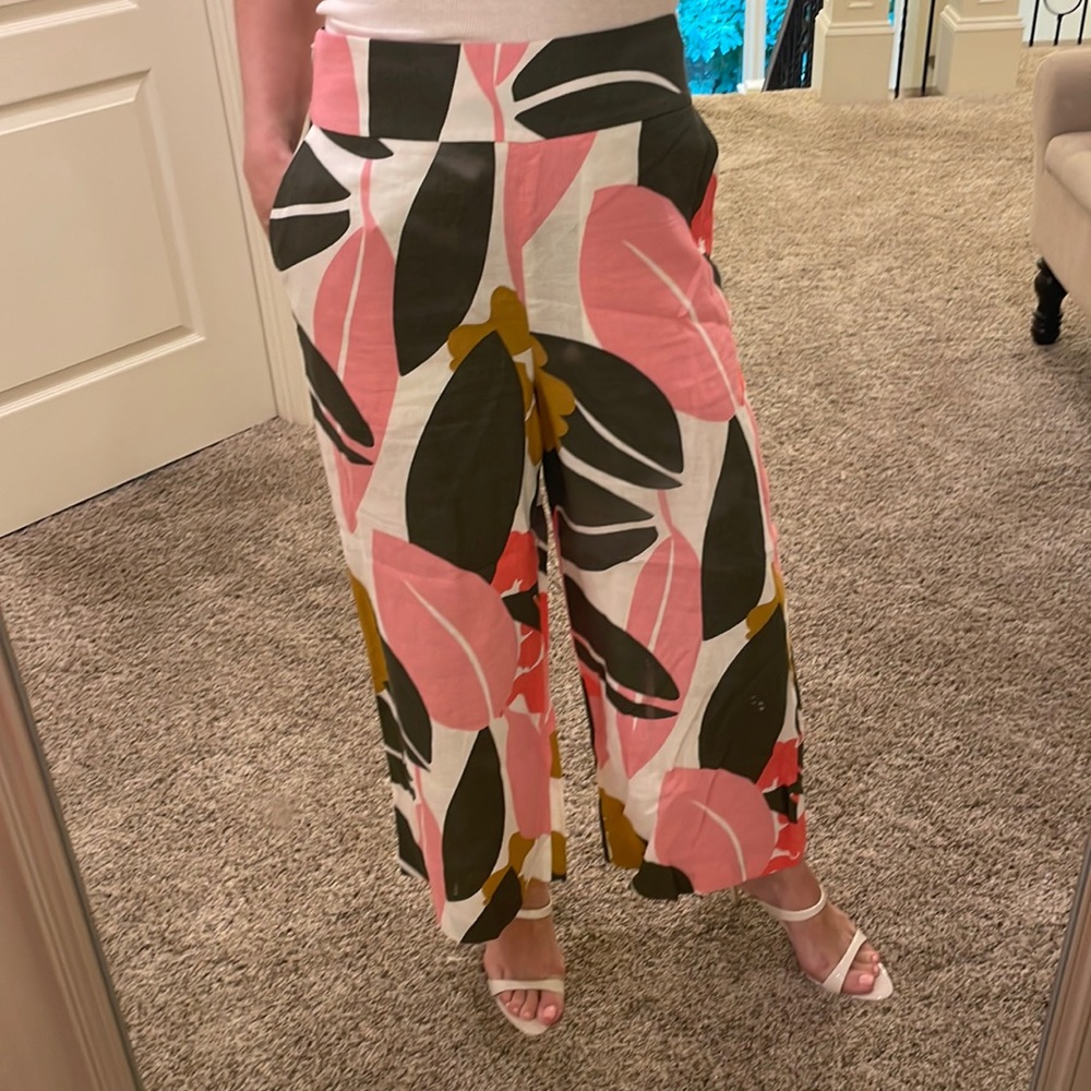 NWT Boden Printed Linen Pants
Ivory, Abstract Bloom size 6